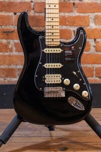Fender American Performer Stratocaster HSS- Black